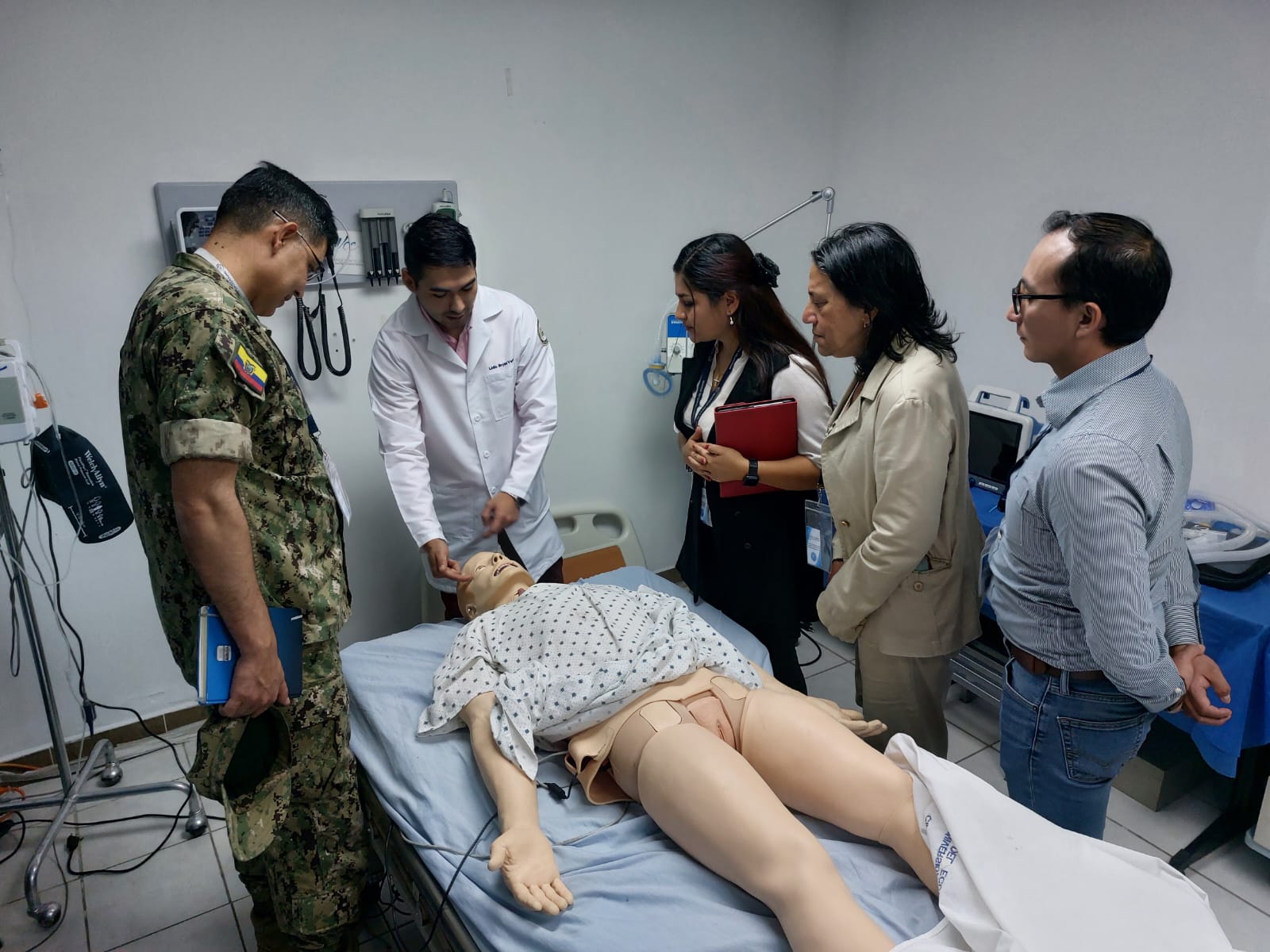 Visita-DCEM-Medicina-Universidad-Central-03